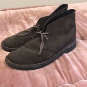 Clark’s Chukka mens 9.5 brown suede used